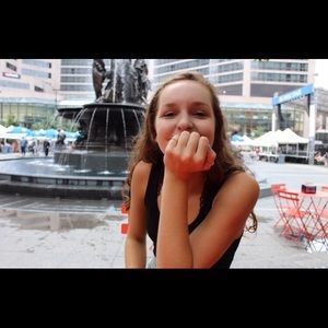 Meet your Posher, Emily